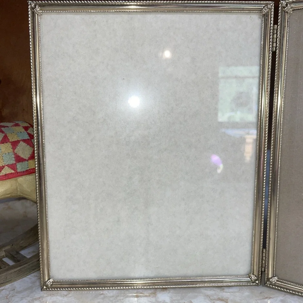 VINTAGE‎ GOLD METAL DOUBLE PHOTO HINGED FRAME 8X10  MID CENTURY